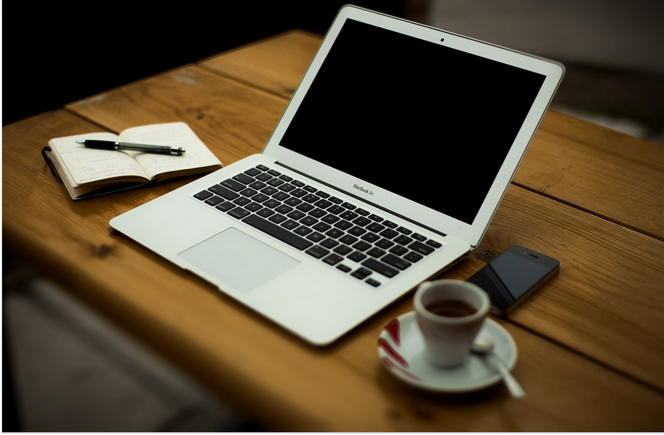 macintosh laptop